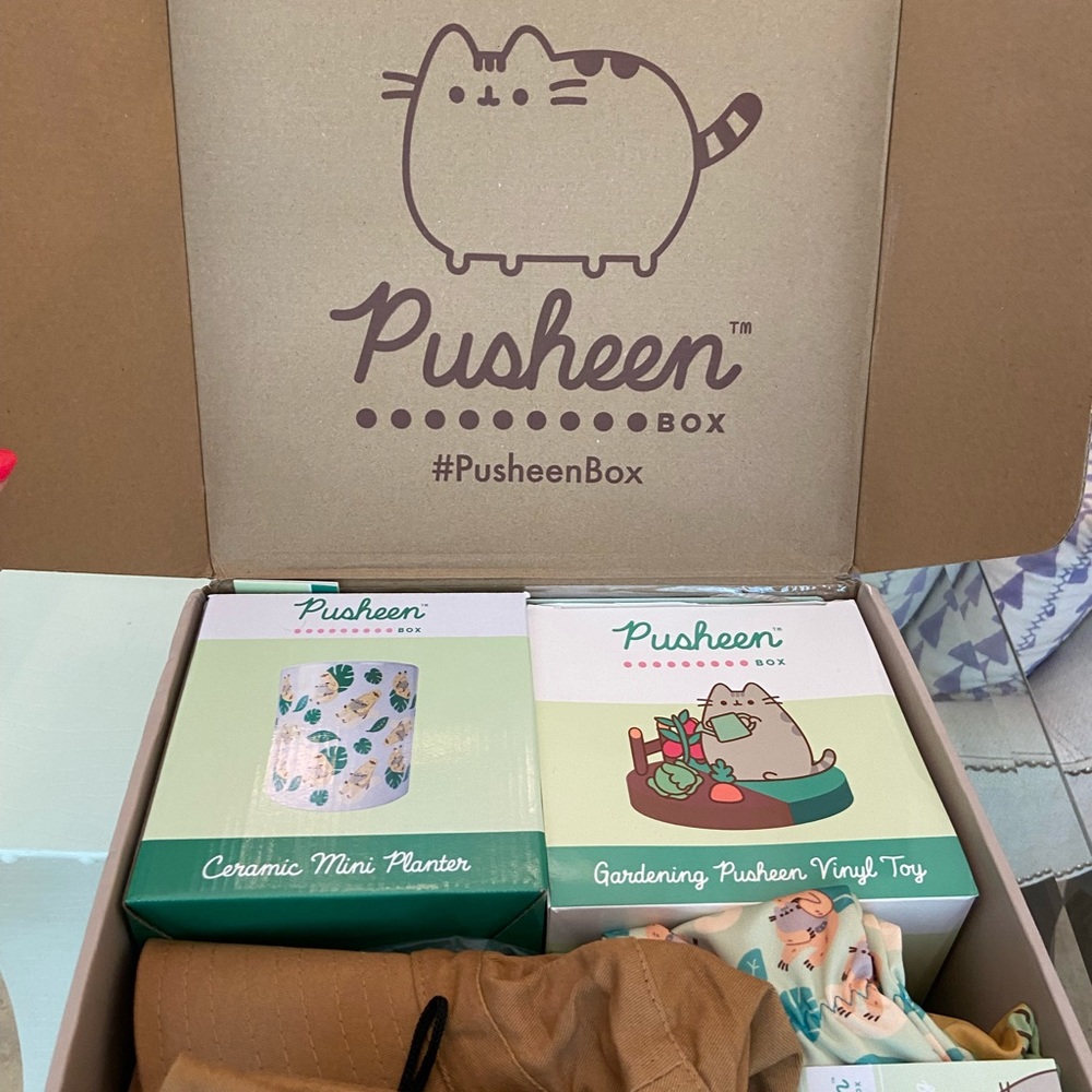 Pusheen Subscription Box Spring 2022 Gardening Theme